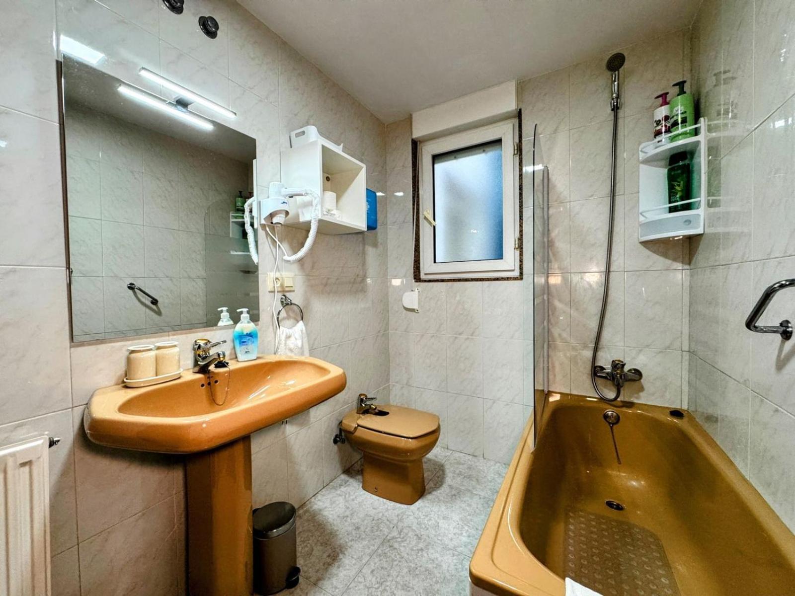 Apartamento Elena Centrico Con Wifi Cangas de Onis Luaran gambar